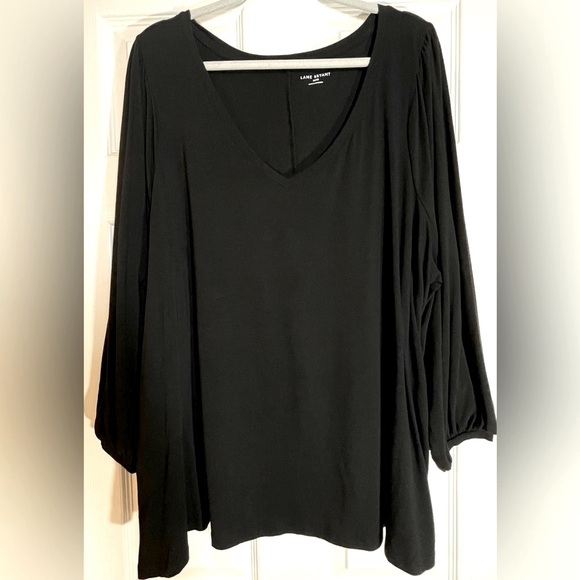 NWOT Lane Bryant Women's Plus Size V Neck Black
Top Size 26/28 - Picture 1 of 4